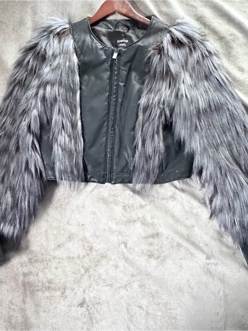 bebe Women’s Black/Grey Faux Fur & Leather Trim Cropped Jacket Size L